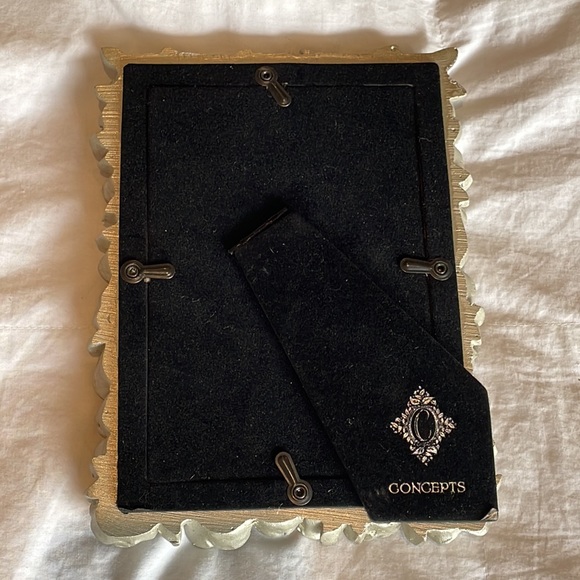 New, never displayed 4x6 picture frame by concepts - pretty silver roses design - Picture 2 of 8